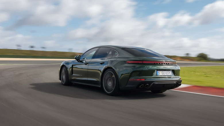 Объявлены цены на самый мощный Porsche Panamera 2025 с активной подвеской Porsche Active Ride