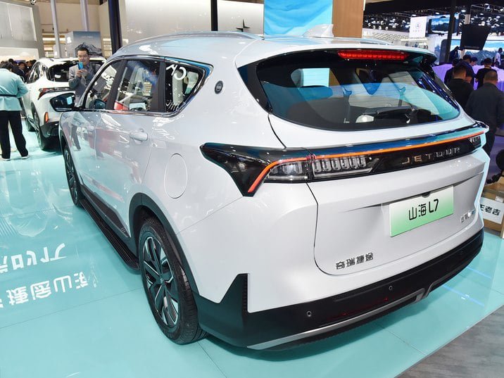 Chery представила экономичный кроссовер Jetour Shanhai L7