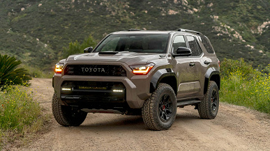 Первый по-настоящему новый за 15 лет. Представлен Toyota 4Runner 2025, на этот раз — без 4,0-литрового мотора V6, но с 8-ступенчатым автоматом