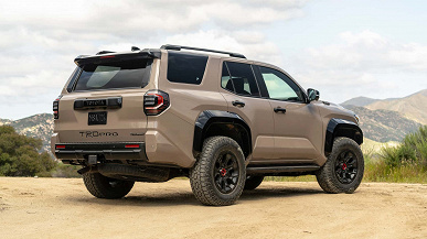 Первый по-настоящему новый за 15 лет. Представлен Toyota 4Runner 2025, на этот раз — без 4,0-литрового мотора V6, но с 8-ступенчатым автоматом