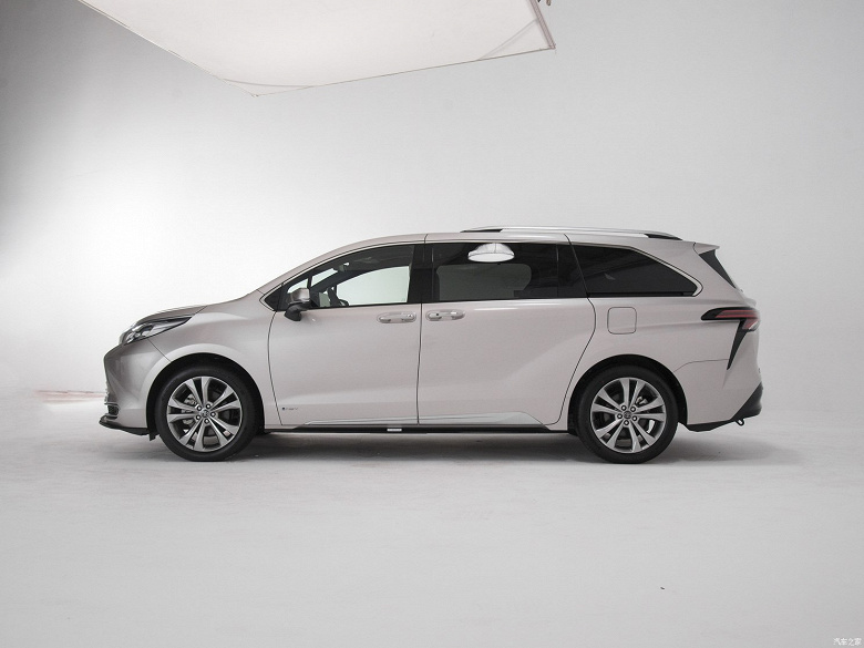 Представлена Toyota Sienna 2024: по-прежнему гибрид, но на 3,5 тыс. долларов дешевле и впервые с полным приводом