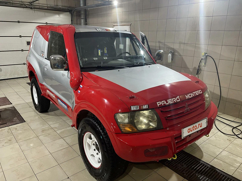 В России продают редкий Mitsubishi Pajero, который проедет везде. Машину готовили для ралли-рейдов