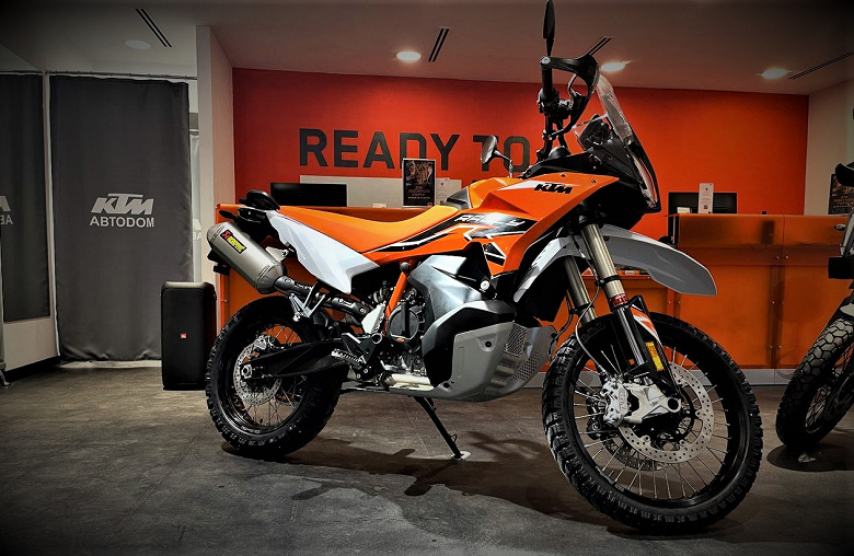 В России выходят КТМ 890 Adventure R Rally и KTM 300 EXC Hardenduro