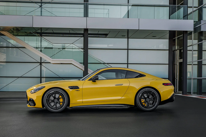 Представлен Mercedes-AMG GT 43 — первый AMG GT, оснащенный четырехцилиндровым двигателем