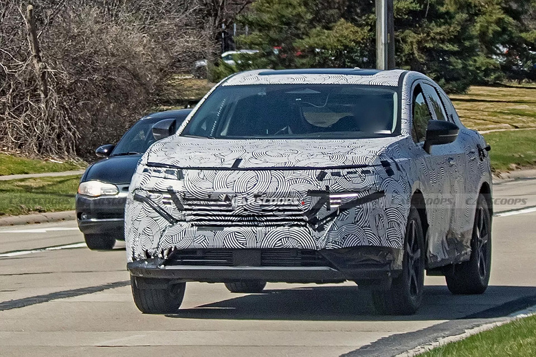 Совершенно новый Nissan Murano впервые засняли на фото. Он получит дизайн в духе кроссоверов Ariya и Kicks, а также 9-ступенчатый «автомат»