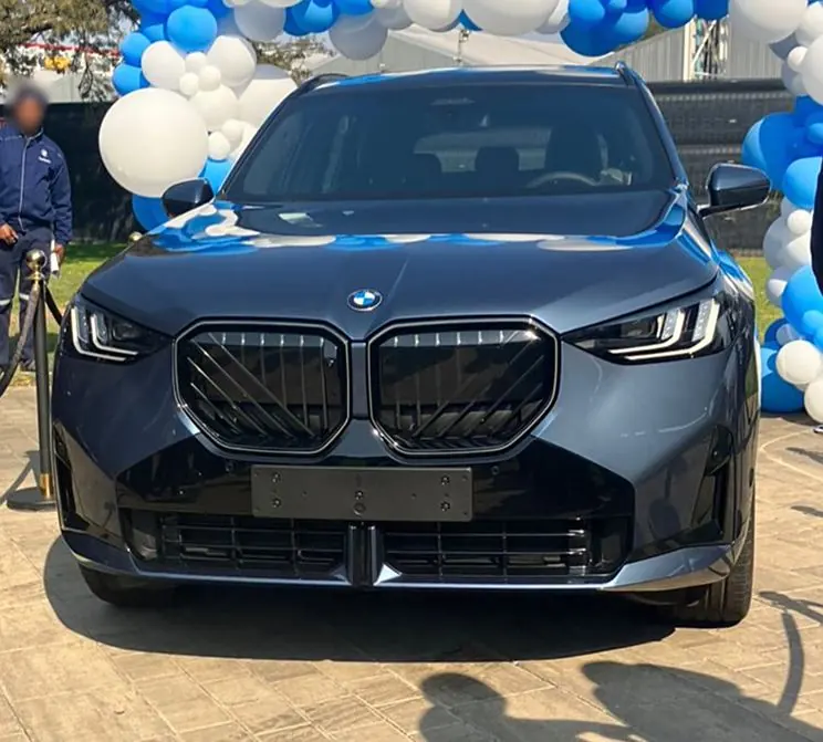 BMW X3 2025 с четырьмя ноздрями показали после анонса вживую внутри и снаружи