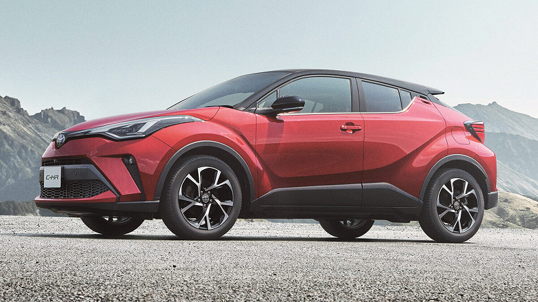 Кроссовер Toyota C-HR сильно подешевел в России