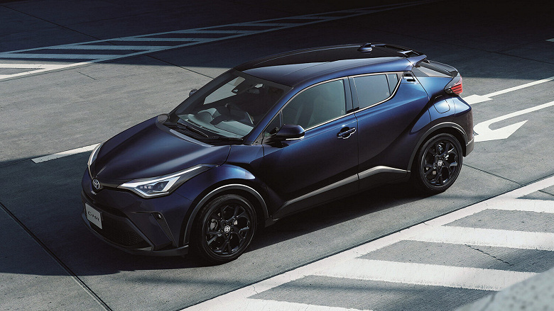 Кроссовер Toyota C-HR сильно подешевел в России