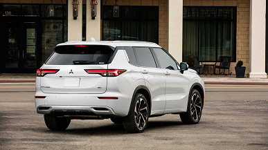 Mitsubishi Outlander с базовым 150-сильным мотором сильно подорожал в России