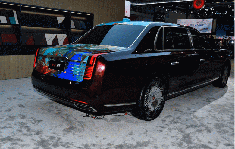 Представлен Hongqi Golden — роскошный китайский седан за миллион долларов