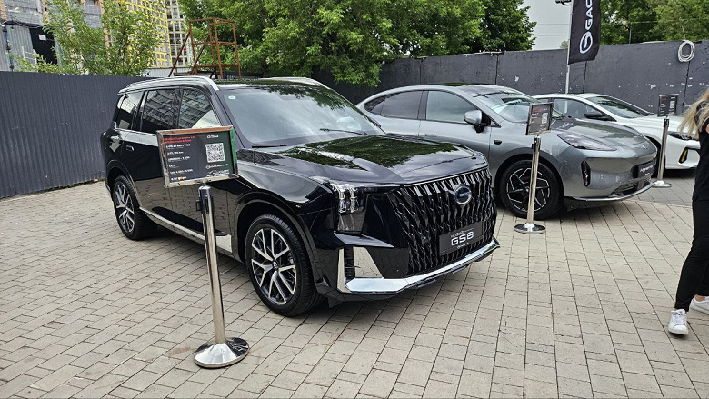 В Россию приедет «китайский Cadillac» GAC GS8 с гибридной силовой установкой Toyota, мощный минивэн GAC E8 и седан GAC Empow