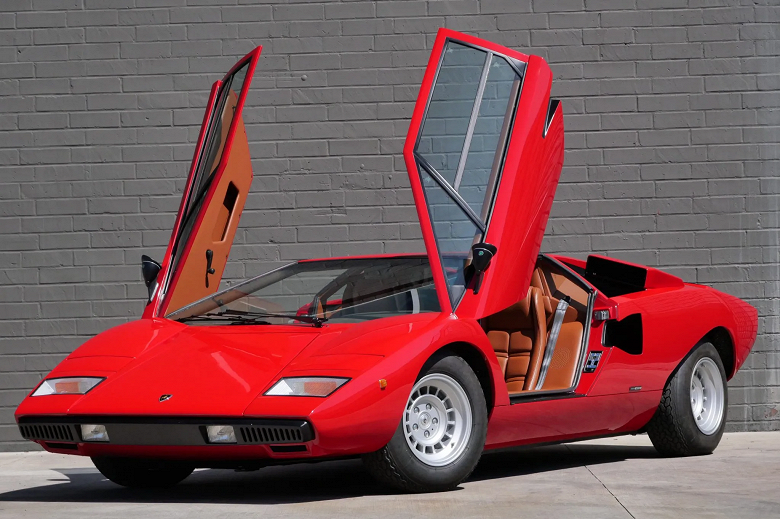 Очень редкий Lamborghini Countach LP400 с перископоподобной системой, принадлежавший Роду Стюарту выставили на продажу