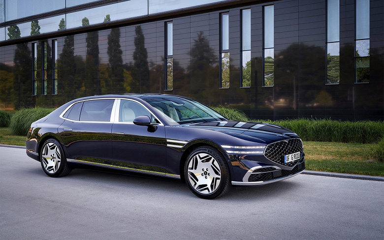 Премиум-Hyundai, способный заменить лимузины Mercedes-Benz S-класса и BMW 7 серии. Дилер привез в Россию Genesis G90 Limousine с полным приводом