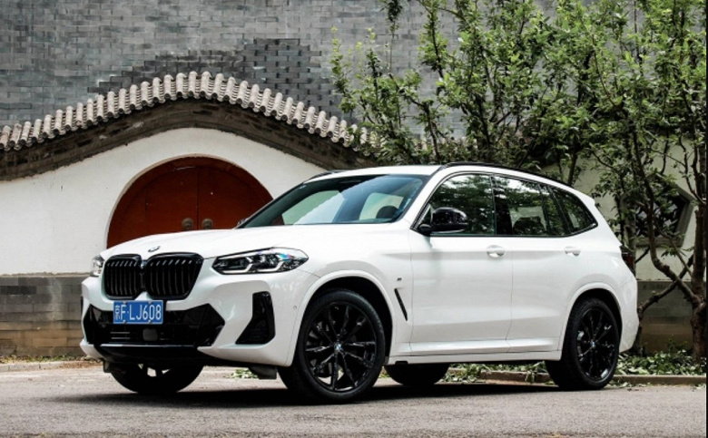 В Россию привезли партию новеньких BMW X3 c «полноценной гарантией от дилера, которая ничем не будет отличаться от заводской». Правда, фирменное приложение не работает