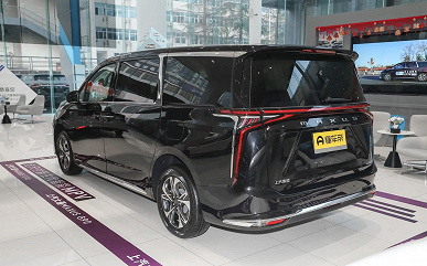 Заменитель Mercedes-Benz V-Class и Toyota Alphard для России. Дилер привез «живые» минивэны Maxus G90: много места, 234 л.с. и 8-ступенчатый «автомат» за 5,5 млн рублей