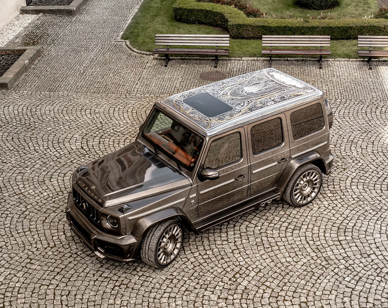 Представлен уникальный Mercedes-Benz G-Class с винтовкой в комплекте: автомобиль сильно доработан внутри и снаружи