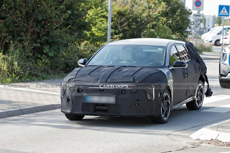 Прототип нового Kia Ceed попал в аварию во время тестов, но все равно смог передвигаться самостоятельно