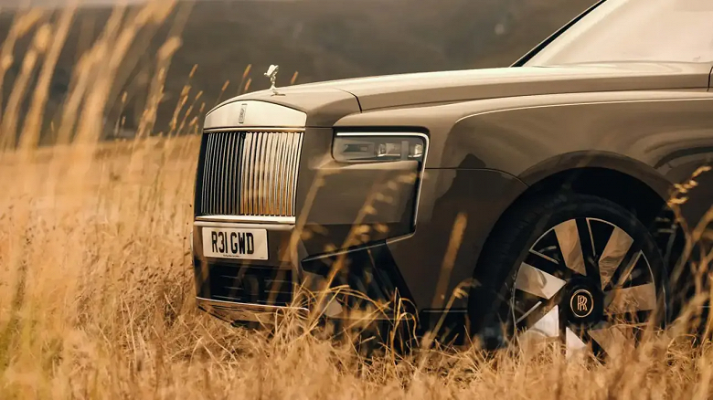 Rolls-Royce Cullinan Black Badge появился в России