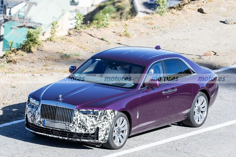 Rolls-Royce Ghost 2025 впервые заметили вживую