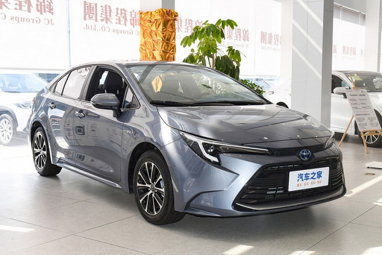 Та же Toyota Corolla, но с другим названием. В России стартовали продажи Toyota Levin — всего 2,25 млн рублей