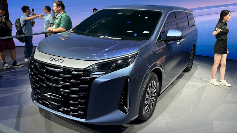 Аналог Toyota Alphard с электромагнитной подвеской и расходом 6,5 л/100 км. Предварительный продажи BYD Xia начались в Китае