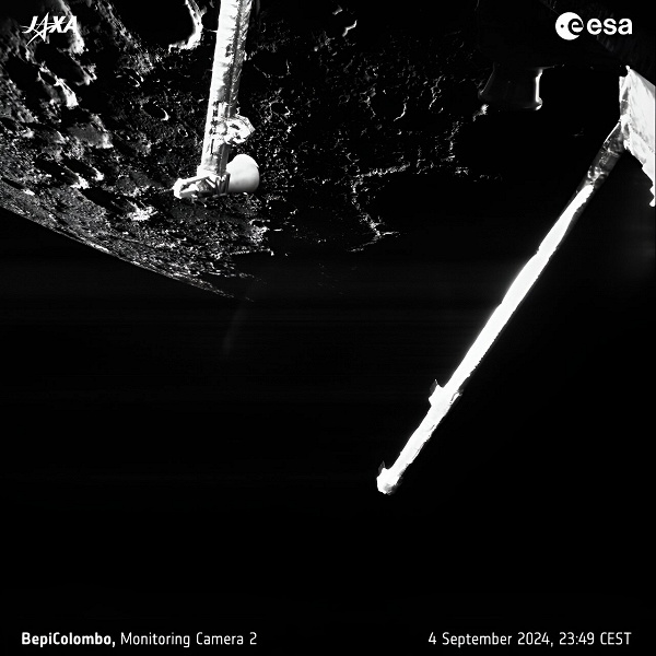 Космический аппарат BepiColombo сделал уникальные снимки Меркурия с расстояния 165 км над поверхностью планеты