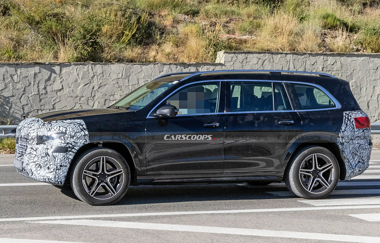 Новый Mercedes-Benz GLS-класс показали вживую