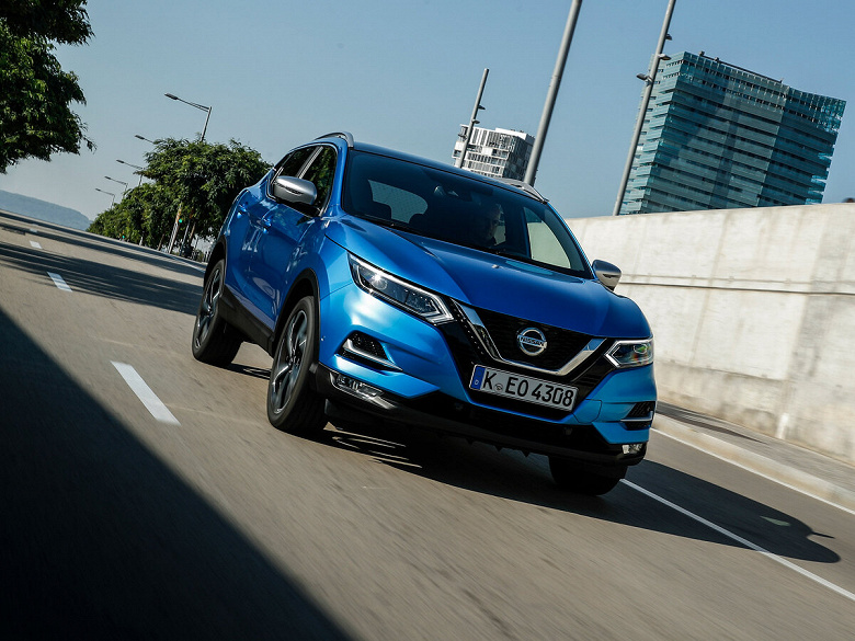 В России продают около 40 новых Nissan Qashqai, цены стартуют от 2,56 млн рублей